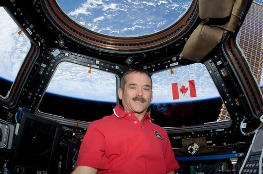 hailing frequencies open: william shatner, astronaut at the iss exchange tweets - national technology 